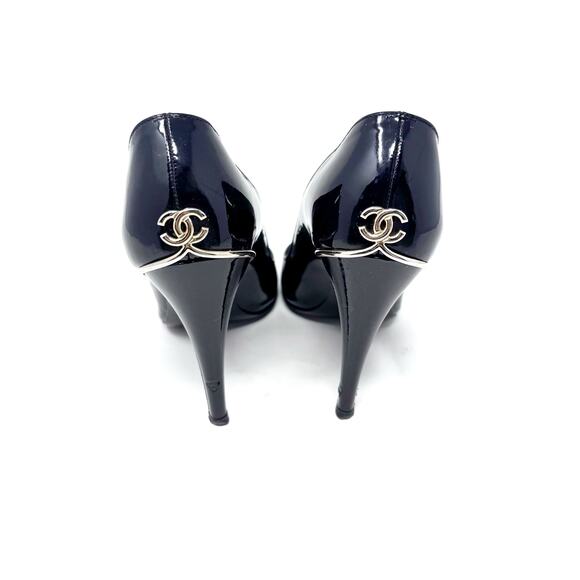 CHANEL Black Patent Leather Peep Toe Heels Pumps with Gold CC Logo Size EU 37 - Picture 3 of 12